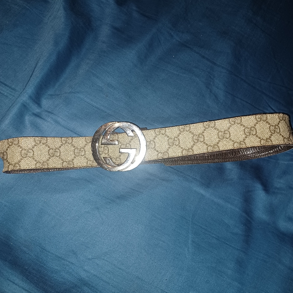 Men's Gucci signature belt